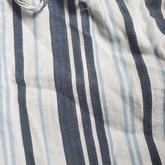 Divided h&m cotton shorts size 2 women's blue and white stripees - Picture 2 of 4